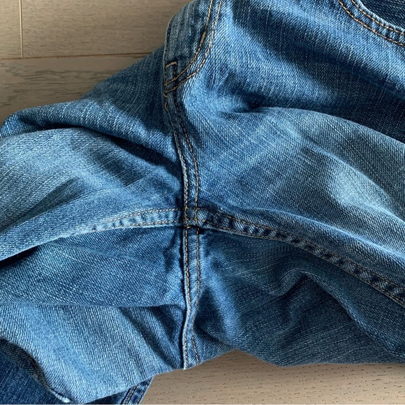 American Eagle Medium Blue Mid-Rise Distressed Straight Jeans - Picture 9 of 9